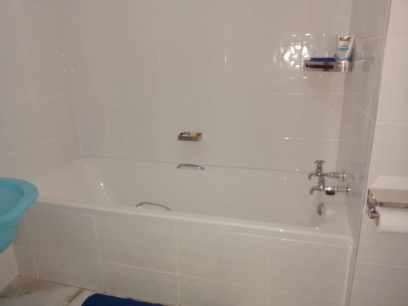 SPENCER COOK FLAT TO LET