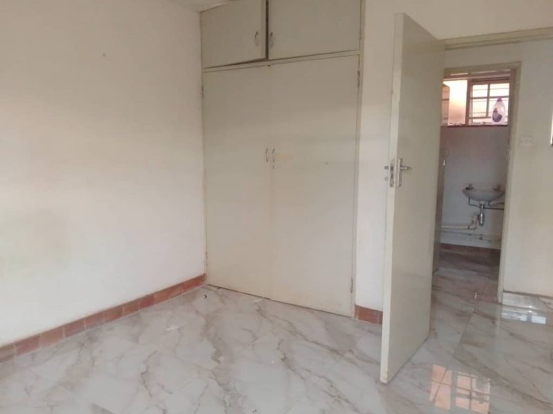 SPENCER COOK FLAT TO LET