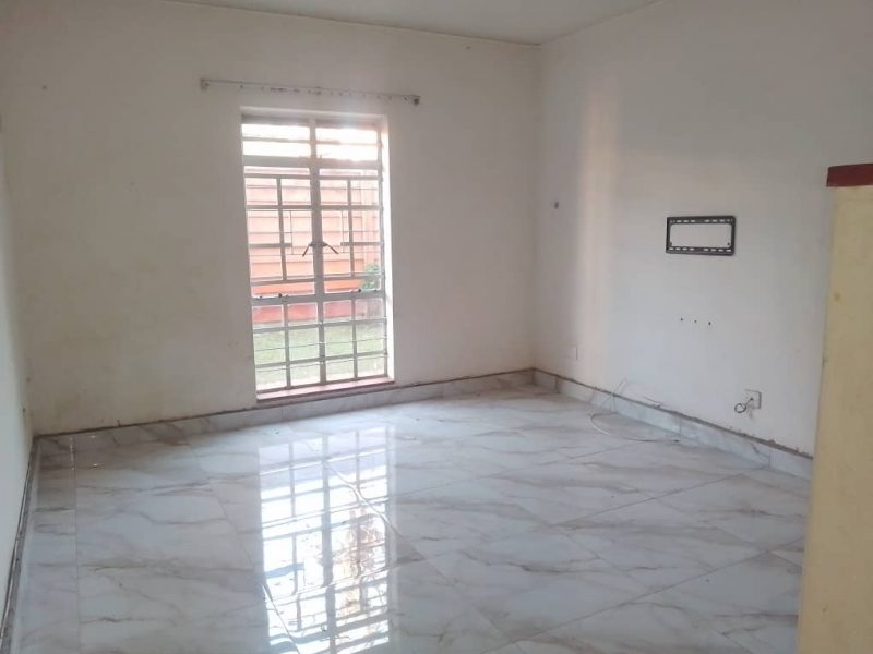 SPENCER COOK FLAT TO LET