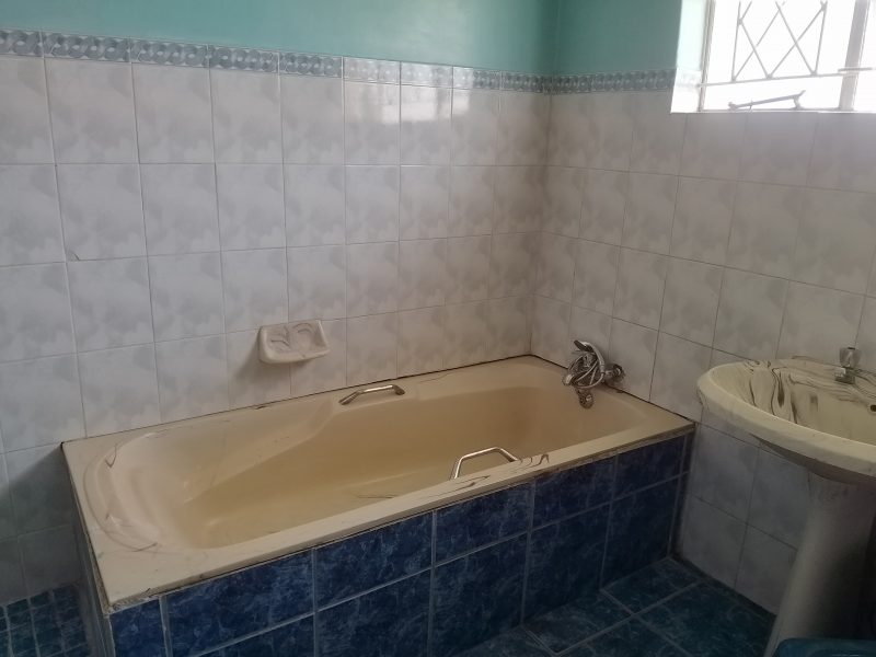 ZIMRE PARK HOUSE TO LET