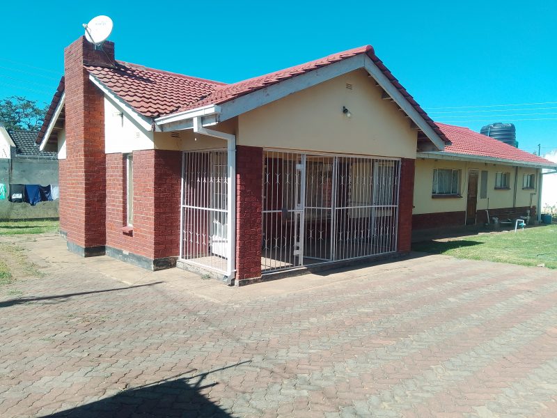 ZIMRE PARK HOUSE TO LET