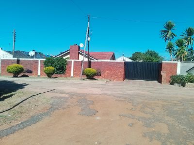 ZIMRE PARK HOUSE TO LET